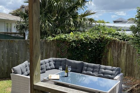 Photo of property in 2/12 Duncan Avenue, Te Atatu South, Auckland, 0610