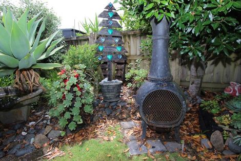 Photo of property in 104 Hetherington Road, Whangamata, 3620