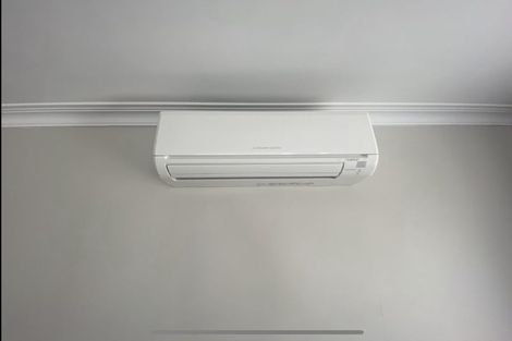 Photo of property in 5 Hallberry Road, Mangere East, Auckland, 2024