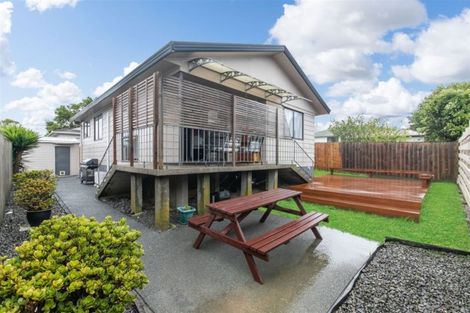 Photo of property in 2/9 Dalmatia Place, Henderson, Auckland, 0612