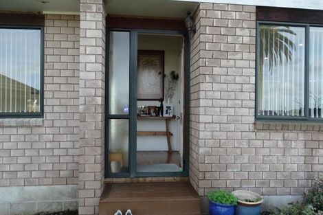 Photo of property in 1 San Fernando Way, Henderson, Auckland, 0612