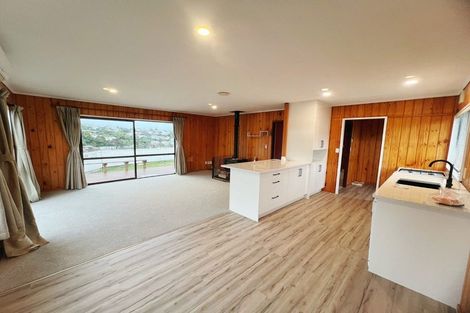 Photo of property in 42a Glanmire Road, Newlands, Wellington, 6037