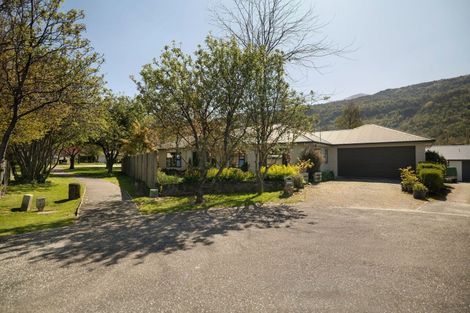 Photo of property in 10 Innes Place, Arrowtown, 9302
