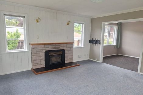 Photo of property in 5 Birch Grove, Pinehaven, Upper Hutt, 5019