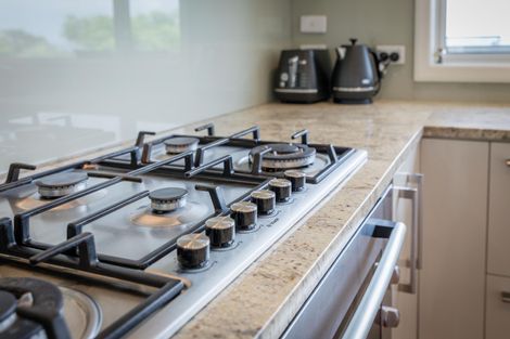 Photo of property in 32 Arama Avenue, Titirangi, Auckland, 0604