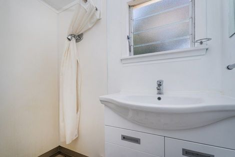 Photo of property in 30 Oyster Drive, Cooks Beach, Whitianga, 3591