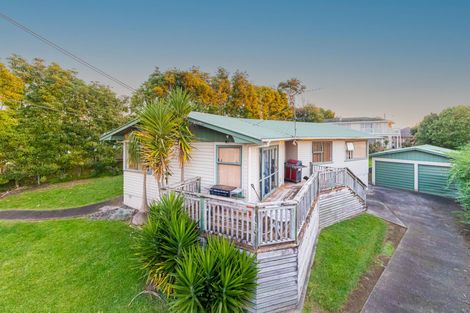 Photo of property in 17 Snell Avenue, Papakura, 2110