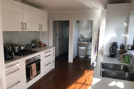 Photo of property in 7 Seaglen Place, Botany Downs, Auckland, 2010