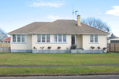 Photo of property in 21 Paul Crescent, Fairfield, Hamilton, 3214