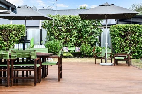 Photo of property in 4 Harrogate Place, Grandview Heights, Hamilton, 3200