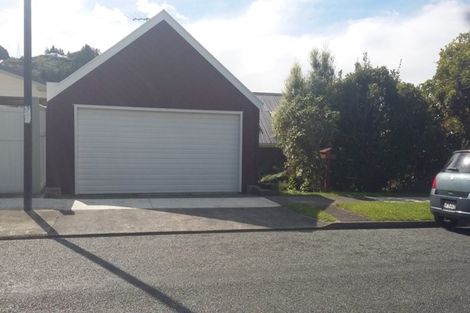 Photo of property in 5 Kekeno Grove, Tirohanga, Lower Hutt, 5010