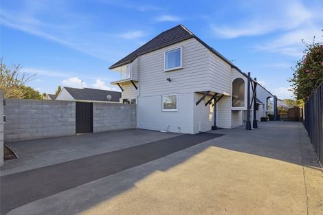 Photo of property in 76a Memorial Avenue, Ilam, Christchurch, 8053