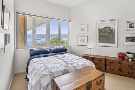 Photo of property in 36a Fortification Road, Karaka Bays, Wellington, 6022
