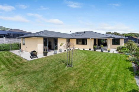 Photo of property in 12 Morepork Drive, Waikanae, 5036