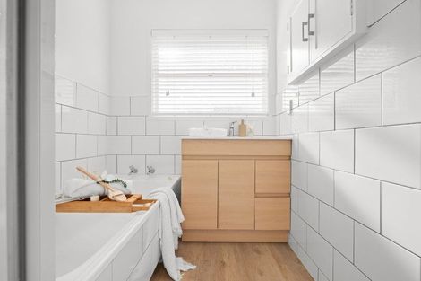 Photo of property in 17a Kingsley Street, St Andrews, Hamilton, 3200