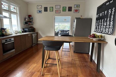 Photo of property in 10b Oriental Terrace, Mount Victoria, Wellington, 6011