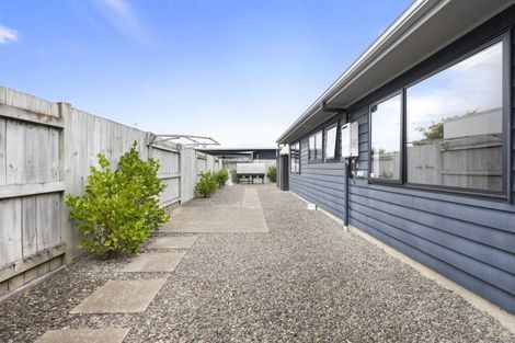 Photo of property in 9 Saint Heliers Grove, Fitzherbert, Palmerston North, 4410