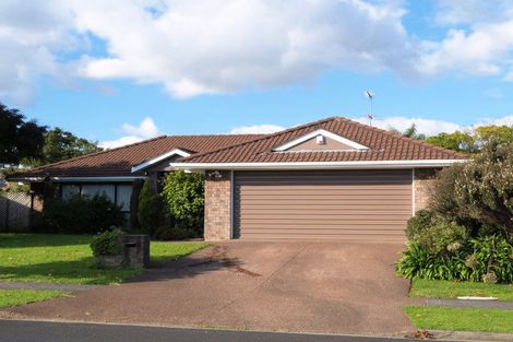 Photo of property in 52 Bob Charles Drive, Golflands, Auckland, 2013