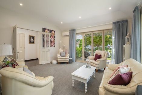 Photo of property in 32 Magnolia Drive, Springlands, Blenheim, 7201