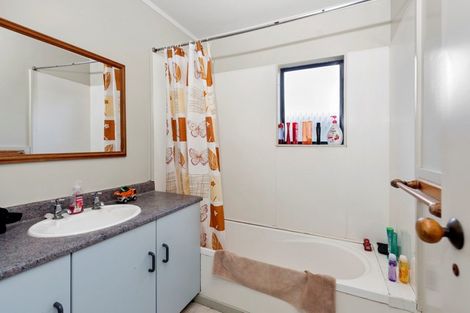 Photo of property in 14b Lyn Grove, Papamoa Beach, Papamoa, 3118