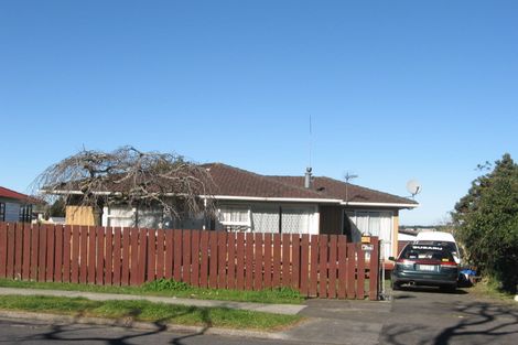 Photo of property in 53 Hobart Crescent, Wattle Downs, Auckland, 2103