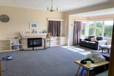 Photo of property in 17 Tulloch Street, Saint Johns Hill, Whanganui, 4500