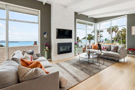 Photo of property in 6 Pleasant Place, Mellons Bay, Auckland, 2014