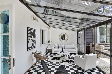 Photo of property in 37 York Road, Titirangi, Auckland, 0604