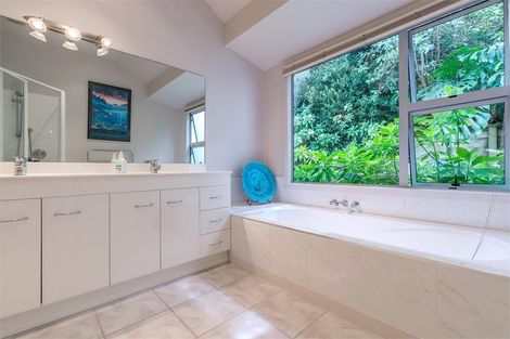 Photo of property in 21 Constable Lane, West Harbour, Auckland, 0618