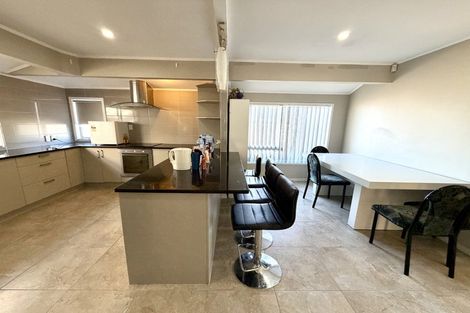 Photo of property in 23 Hyperion Drive, Randwick Park, Auckland, 2105