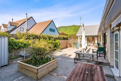 Photo of property in 7a Graham Grove, Waikanae, 5036