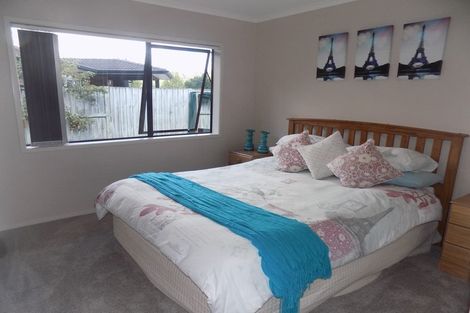 Photo of property in 2 Flight Valley Way, Welcome Bay, Tauranga, 3175