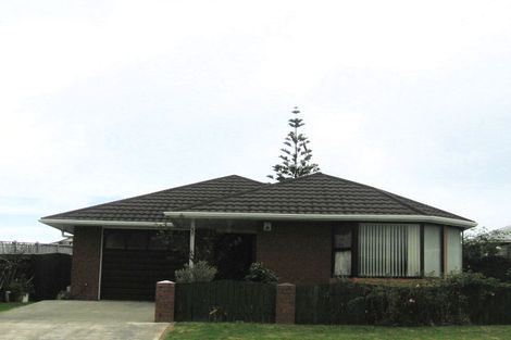 Photo of property in 48 Bluegum Road, Paraparaumu Beach, Paraparaumu, 5032