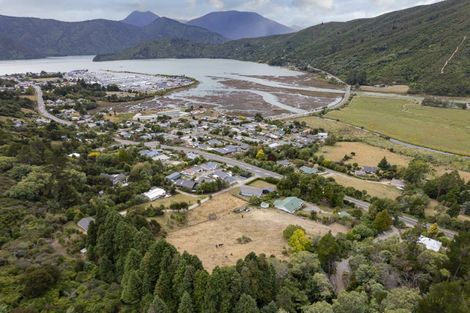 Photo of property in 9 Main Road, Havelock, 7100