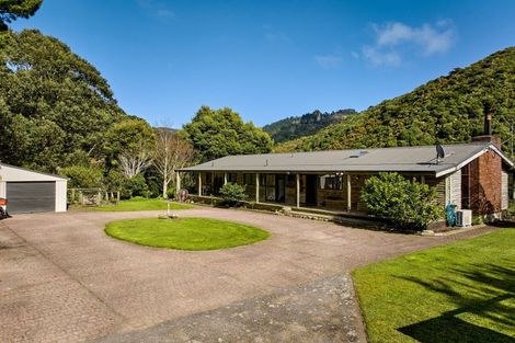 Photo of property in 850a Paekakariki Hill Road, Paekakariki Hill, Porirua, 5381