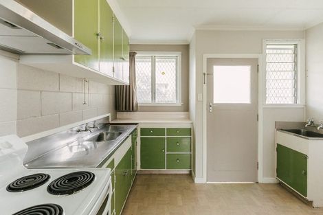 Photo of property in 3 Oakley Street, Palmerston North, 4410