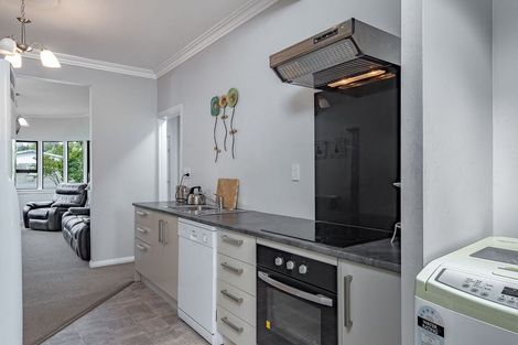 Photo of property in 5 Henry Street, Ebdentown, Upper Hutt, 5018