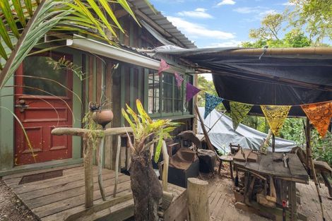 Photo of property in 68 Laingholm Drive, Laingholm, Auckland, 0604