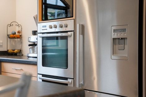 Photo of property in 150 Woodman Drive, Tawa, Wellington, 5028