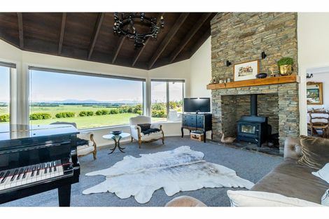 Photo of property in 260 Spur Road, Hadlow, Timaru, 7975