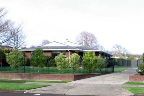 Photo of property in 3 Caulfield Place, Awapuni, Palmerston North, 4412