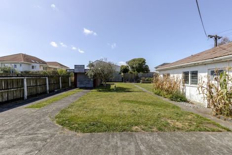 Photo of property in 25 Waimea Street, Westown, New Plymouth, 4310