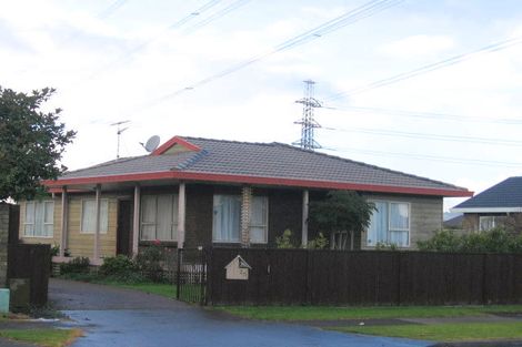 Photo of property in 25 Burswood Drive, Burswood, Auckland, 2013