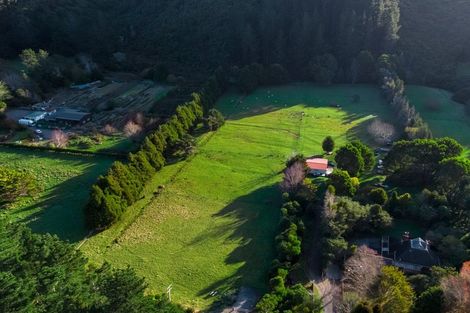 Photo of property in 299 Moores Valley Road, Wainuiomata, Lower Hutt, 5373