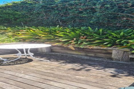 Photo of property in 14 Peter Terrace, Castor Bay, Auckland, 0620