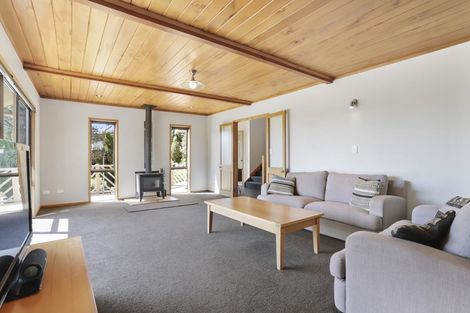 Photo of property in 9 Longfellow Parade, Glen Eden, Auckland, 0604