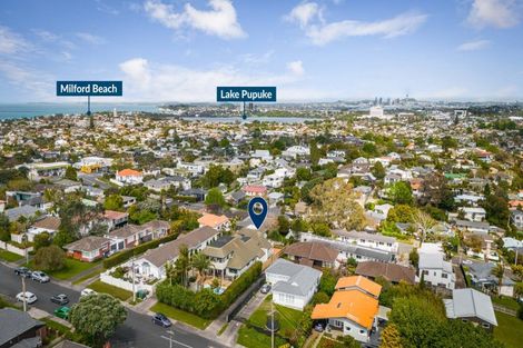 Photo of property in 2/12 Richards Avenue, Forrest Hill, Auckland, 0620