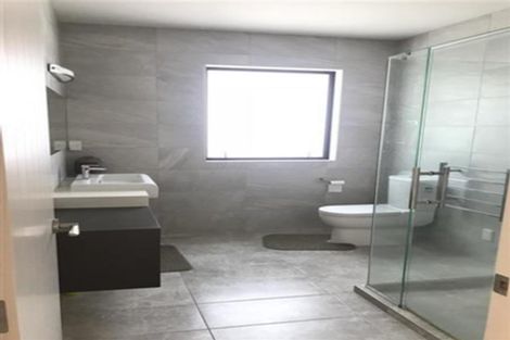 Photo of property in 882 East Coast Road, Northcross, Auckland, 0630