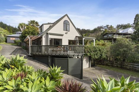 Photo of property in 115 Onemana Drive, Onemana, Whangamata, 3691