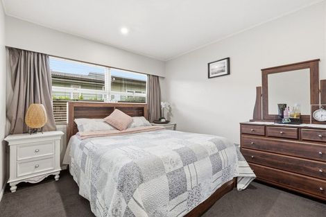 Photo of property in 12 Knox Road, Swanson, Auckland, 0612